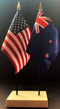 New Zealand and US Flag Desk Set