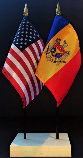 Moldovia and US Flag Desk Set