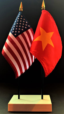 Vietnam and US Flag Desk Set