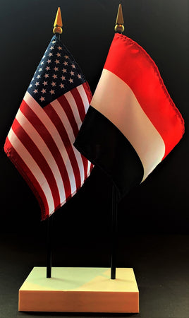 Yemen and US Flag Desk Set